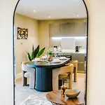 Luxury With Balcony & Parking Appartamento Leeds (West Yorkshire)