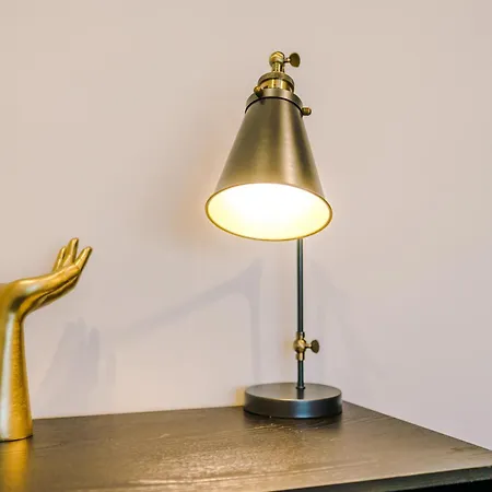 Luxury With Balcony & Parking *