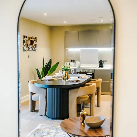 Luxury 2 Bed With Balcony & Free Parking Apartamento Leeds (West Yorkshire)