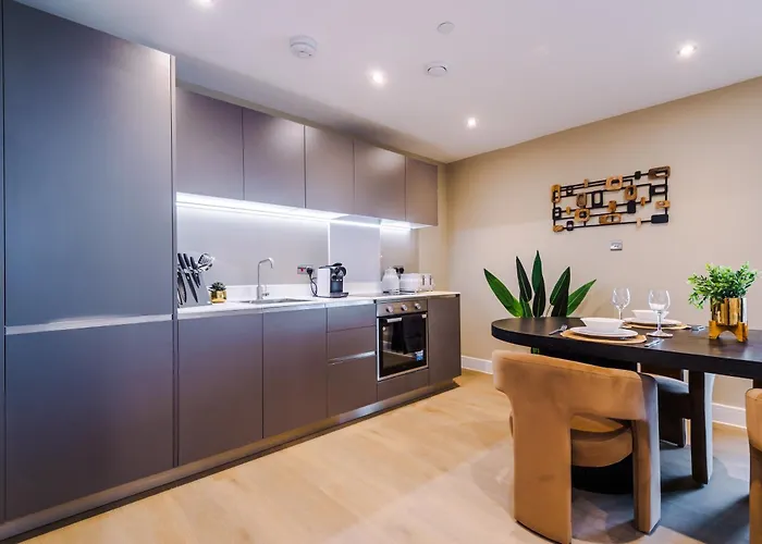 Apartment Luxury With Balcony & Parking