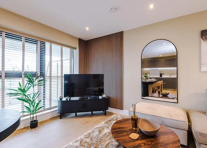 Apartment Luxury With Balcony & Parking