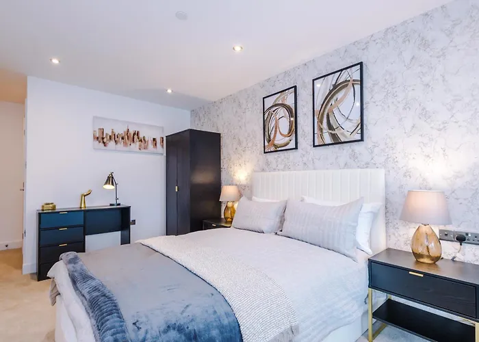 Apartment Luxury With Balcony & Parking