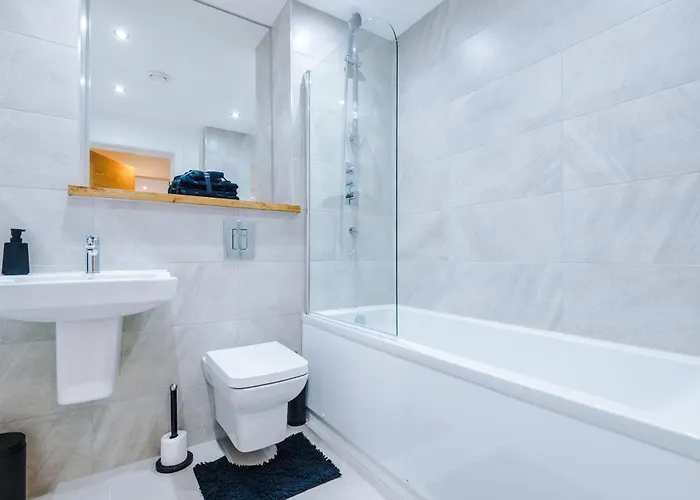 Luxury With Balcony & Parking Apartment *