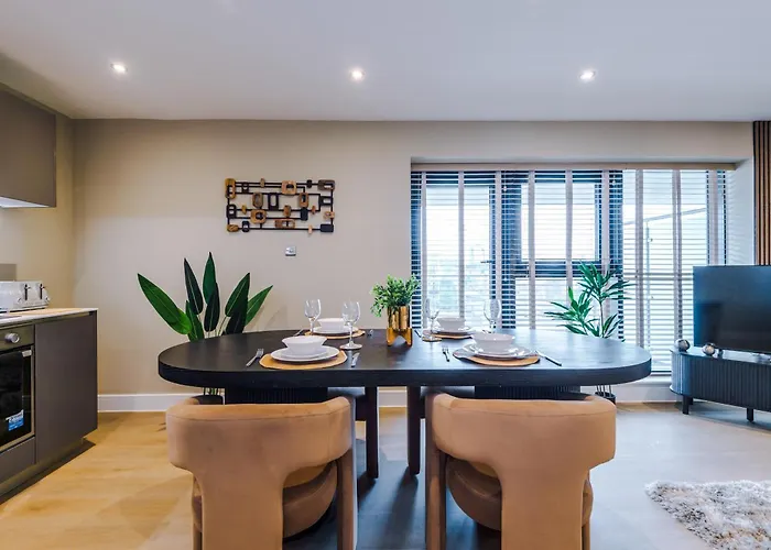 Apartment Luxury With Balcony & Parking