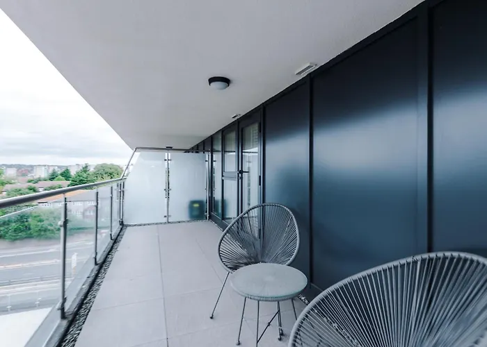 Apartment Luxury With Balcony & Parking