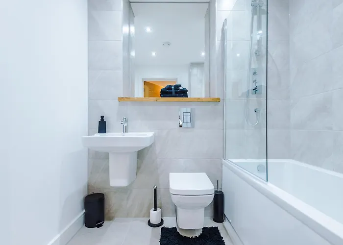 Luxury With Balcony & Parking