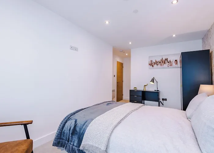 Apartment Luxury With Balcony & Parking