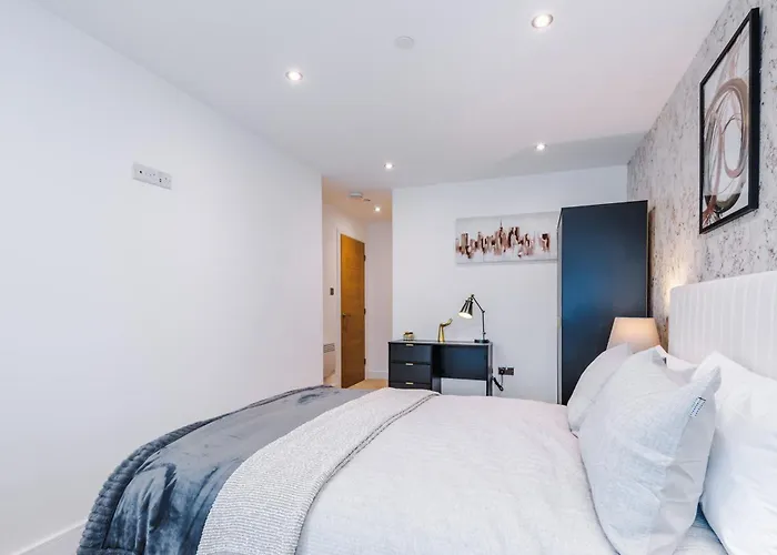 Luxury With Balcony & Parking Appartamento *