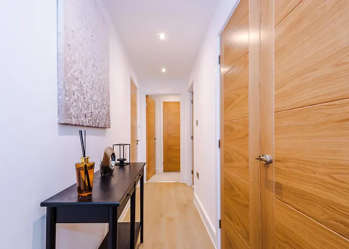 Apartment Luxury With Balcony & Parking