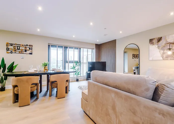 Luxury With Balcony & Parking * Leeds (West Yorkshire)