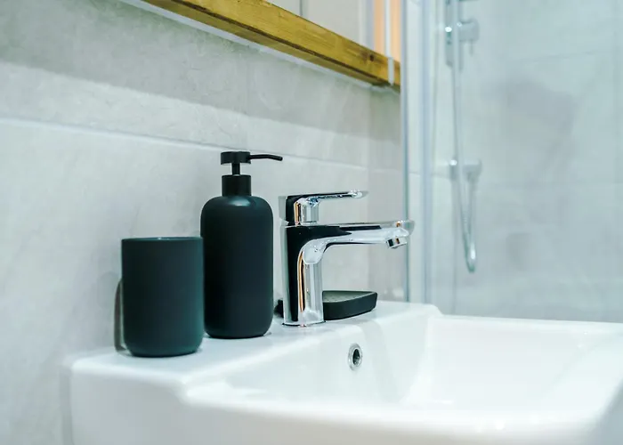 Luxury With Balcony & Parking Leeds (West Yorkshire)