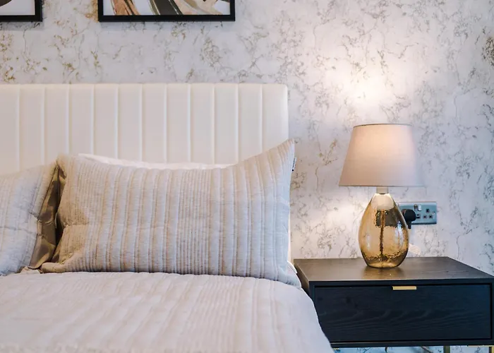 Luxury With Balcony & Parking Apartment Leeds (West Yorkshire)