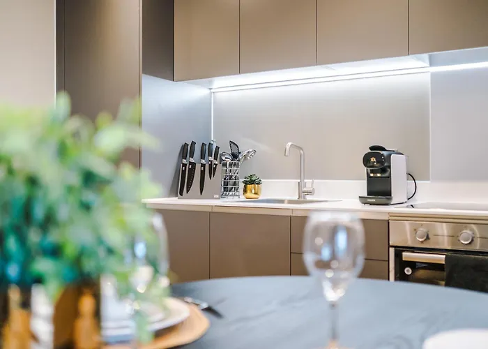 Luxury With Balcony & Parking *