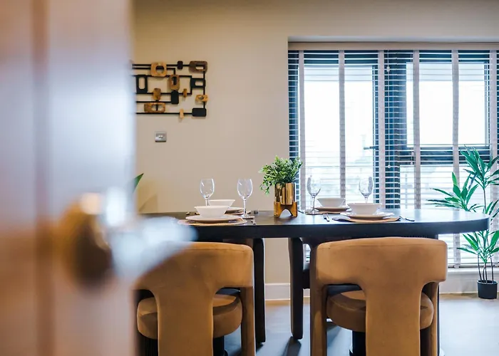 Luxury With Balcony & Parking Leeds (West Yorkshire)