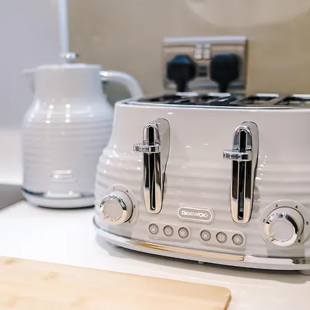 Luxury With Balcony & Parking