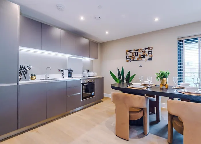 Luxury With Balcony & Parking