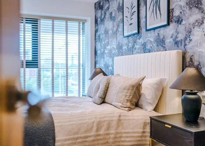 Luxury With Balcony & Parking