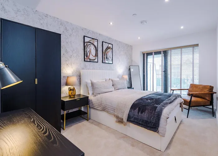 Luxury With Balcony & Parking * Leeds (West Yorkshire)